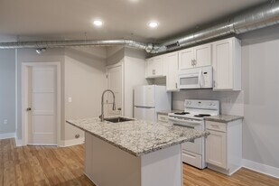 Elliott Park Apartments in Clawson, MI - Building Photo