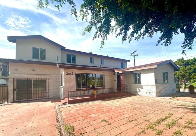 property at 2645 W Via Corona