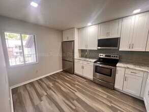 17 Escondido Cir in Altamonte Springs, FL - Building Photo - Building Photo