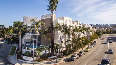 Alister Sherman Oaks in Sherman Oaks, CA - Foto de edificio - Building Photo