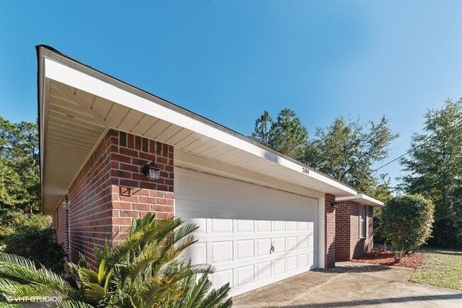 2104 Presidio St in Navarre, FL - Building Photo - Building Photo