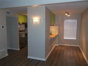 300 Crockett St in Austin, TX - Building Photo - Building Photo