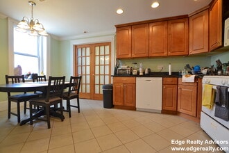 11 Orkney Rd, Unit 1 in Boston, MA - Foto de edificio - Building Photo