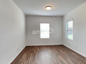 4878 St James Ln in Winter Haven, FL - Foto de edificio - Building Photo