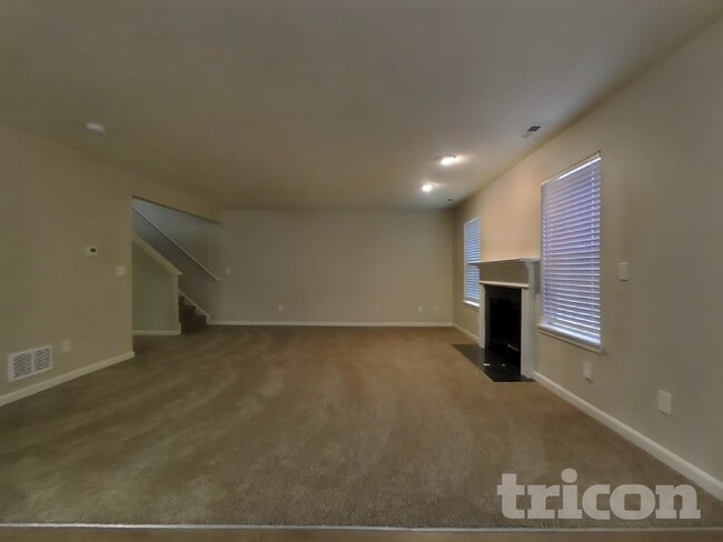 594 Sun Ridge Blvd in Avon, IN - Building Photo - Building Photo