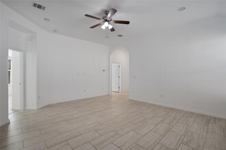 805 W 1st St in Kyle, TX - Building Photo - Building Photo