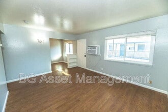 1938 Ethan Way in Sacramento, CA - Building Photo - Building Photo