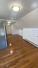 125 Wall St, Unit 3 in Torrington, CT - Building Photo - Building Photo