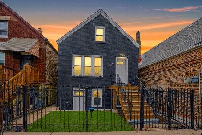 property at 2812 S Pulaski Rd