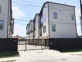 2109 Marnel Rd in Houston, TX - Building Photo