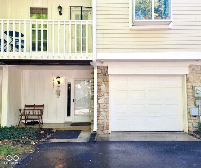 1111 Island Woods Dr in Indianapolis, IN - Building Photo - Building Photo