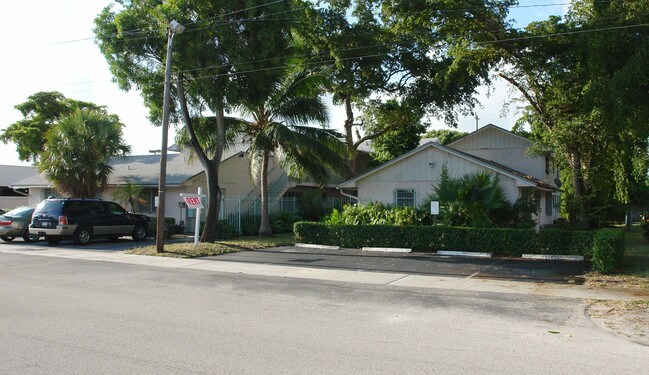 414 SE 14th St in Fort Lauderdale, FL - Building Photo - Building Photo