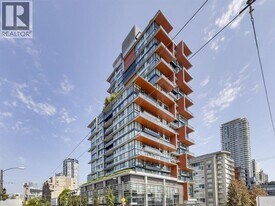 1325 Rolston St in Vancouver, BC - Building Photo