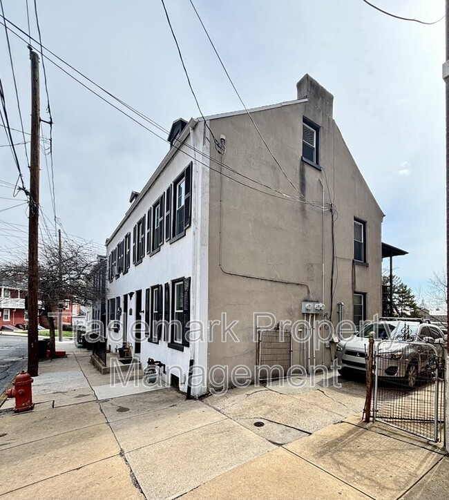 408 St Joseph St in Lancaster, PA - Building Photo - Building Photo