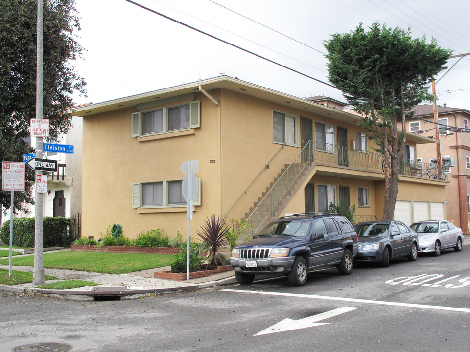 133 Park Ave in Long Beach, CA - Foto de edificio