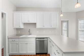 1811 Old Carriage Trail in Statesboro, GA - Building Photo - Building Photo