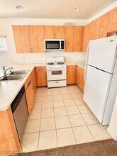 7946 Garden Stone Ct in Las Vegas, NV - Building Photo - Building Photo