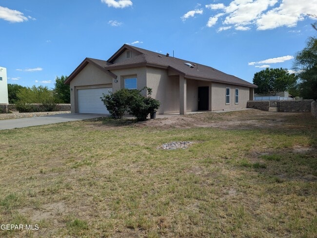 6140 Sara Suzann Ln in El Paso, TX - Building Photo - Building Photo