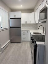 99-105 W Hoffman Ave in Lindenhurst, NY - Building Photo