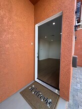 1036 Western Ave in Glendale, CA - Building Photo - Building Photo