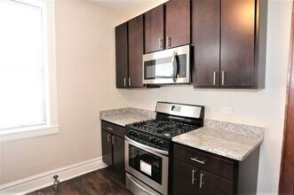 3827 N Drake Ave-Unit -3 in Chicago, IL - Building Photo - Building Photo