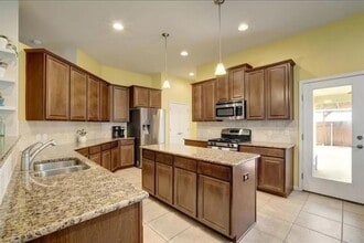 372 Still Hollow Creek in Buda, TX - Foto de edificio - Building Photo