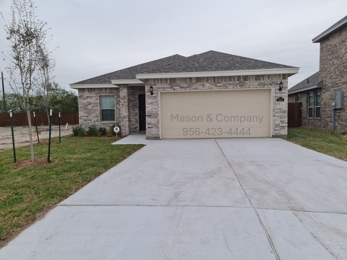 2547 Cove Real Dr in Harlingen, TX - Foto de edificio