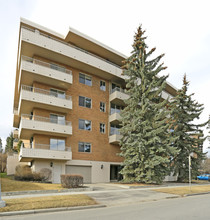 Palace Royale in Calgary, AB - Building Photo - Building Photo