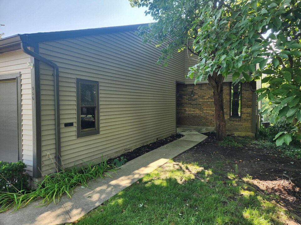 956 Ravine Dr in Villa Hills, KY - Building Photo