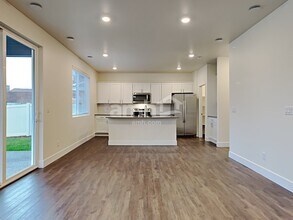 20012 43rd Ave E in Spanaway, WA - Building Photo - Building Photo