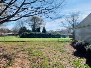 4801 Kennedy St in Hickory, NC - Building Photo - Building Photo