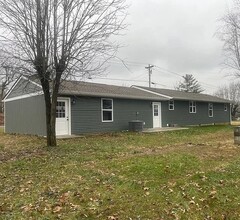 1809 Fairfield Rd, Unit Shared Room- 1 Space in Westmoreland, TN - Building Photo - Building Photo