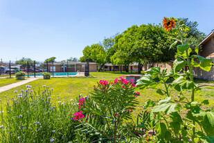 Arbors on Rustleaf Apartments