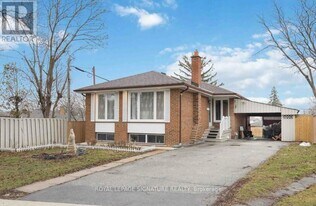 3 Barwell Crescent in Toronto, ON - Building Photo