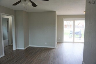 5012 Lakefront Dr in Wichita Falls, TX - Building Photo - Building Photo