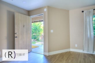 313 S Almansor St in Alhambra, CA - Building Photo - Building Photo