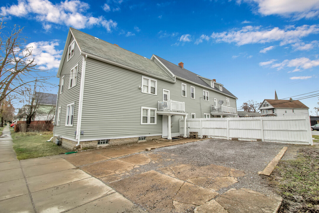 21 Clay St in Buffalo, NY - Building Photo