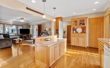 3029 Saratoga Dr in Waterloo, IA - Building Photo - Building Photo