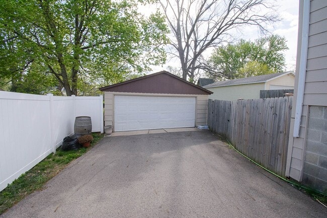 322 20th Ave SW in Rochester, MN - Building Photo - Building Photo