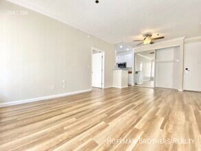 1327 N Sierra Bonita Ave in Los Angeles, CA - Building Photo - Building Photo