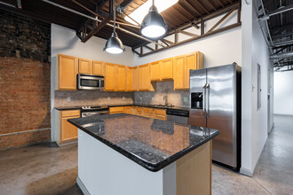 7 Up Lofts in Dallas, TX - Building Photo - Interior Photo