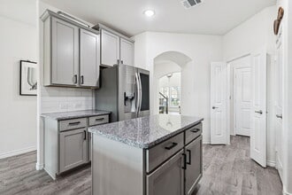 11112 Canyon Oak St in Aubrey, TX - Building Photo - Building Photo