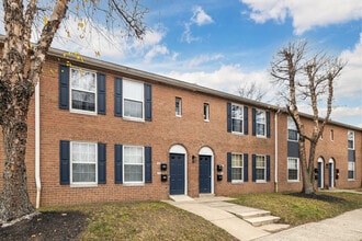 Rushwood Apartments in Philadelphia, PA - Foto de edificio - Building Photo