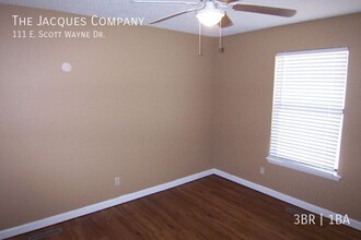 111 E Scott Wayne Dr in Nixa, MO - Building Photo - Building Photo