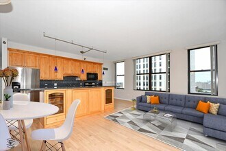 330 N Jefferson St, Unit 1502 in Chicago, IL - Building Photo - Building Photo
