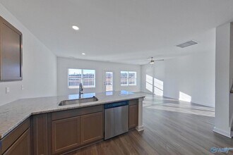 6113 Taramore Ln NW in Huntsville, AL - Foto de edificio - Building Photo