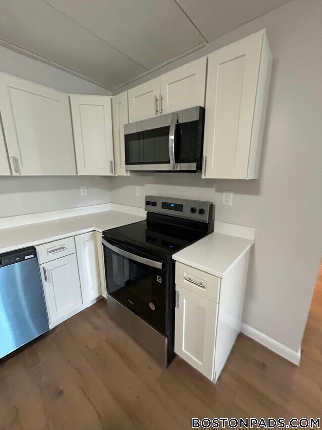 30 Normandy Ave