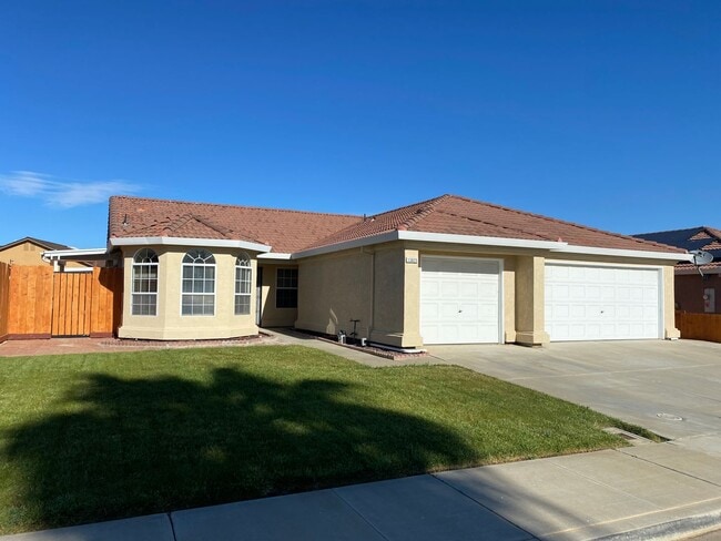 13825 Anacapa Ave in Gustine, CA - Building Photo - Building Photo