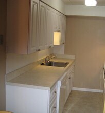 1 Radnor Dr, Unit E6 in Newtown Square, PA - Foto de edificio - Building Photo