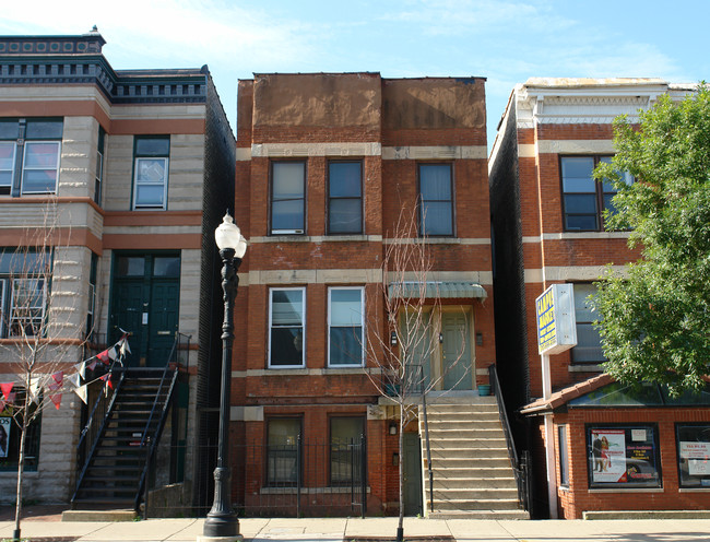 1521 W Taylor St in Chicago, IL - Foto de edificio - Building Photo